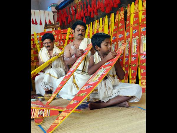 പത്മനാഭന് മുന്നില്‍