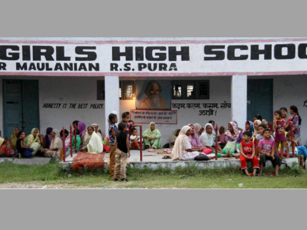 ജീവന്‍ ഭയന്ന്