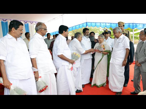 എല്ലാവരും ഉണ്ട്