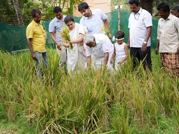 കര്ഷകനായി കര്ഷകനായി