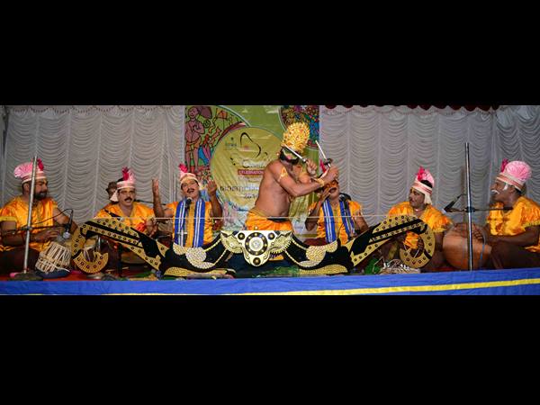 വില്ലടിച്ചാന്‍ പാട്ട്