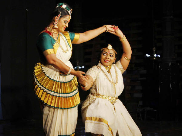 മോഹിനിയാട്ടം