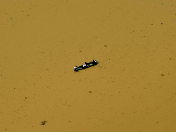 ദാല്‍ തടാകം