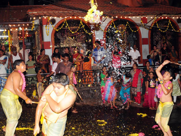 വെണ്ണക്കുടത്തെ തല്ലിയുടച്ചേ......