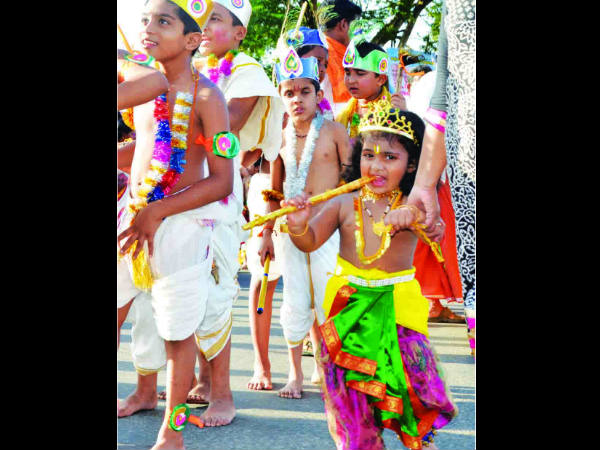 ഓടക്കുഴല്‍ കടിക്കല്ലേ