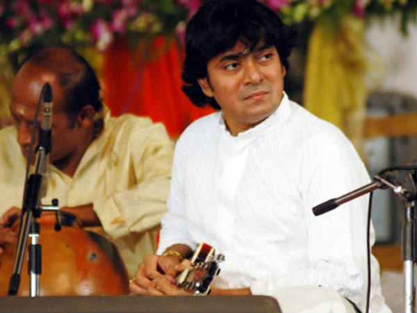 പ്രകടനങ്ങള്‍