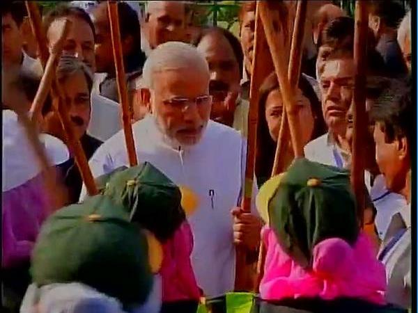 പ്രധാനമന്ത്രി പ്രധാന സേവക്