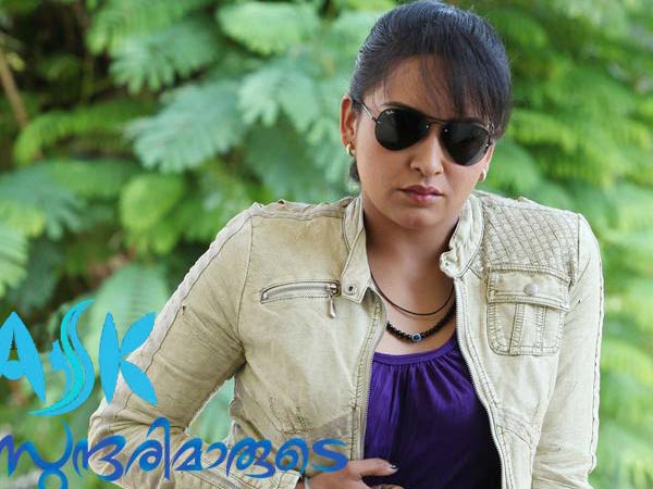 വേഷമേതോ ആയിക്കോട്ടെ