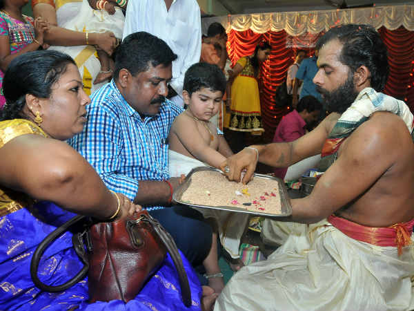 എഴുത്തിനിരുത്ത് എഴുത്തിനിരുത്ത്