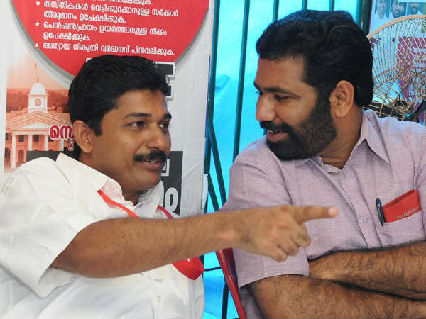 സെക്രട്ടേറിയറ്റ് വളഞ്ഞാല്‍