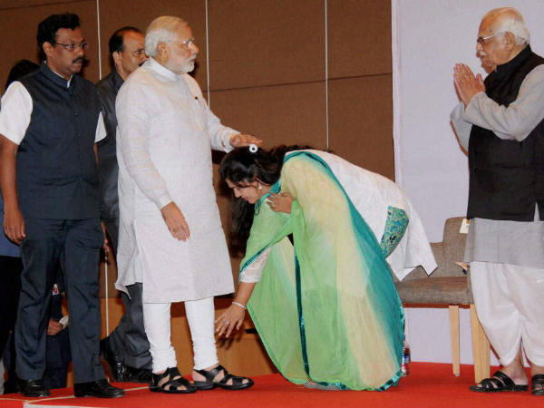 പ്രധാനമന്ത്രിക്കൊപ്പം