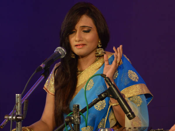 പിന്നണി ഗാനഗംരത്ത്