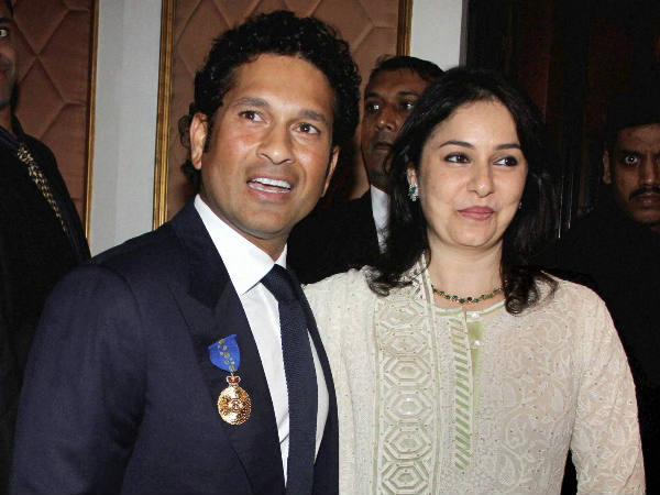 കണ്ടതും ഇഷ്ടപ്പെട്ടു