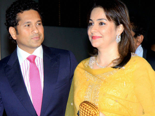 കാശില്ല, കത്തെഴുതാം