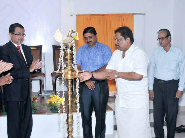 ബാറുടമകള്‍