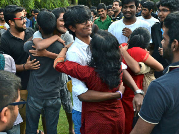 പുറത്താവാം.. ഇവിടെ പറ്റില്ലേ