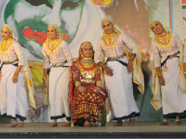 മൊഞ്ചുള്ള പെണ്ണല്ലേ