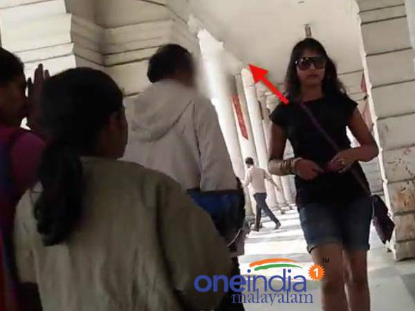 ചുഴിഞ്ഞുനോട്ടം പ്രധാനം