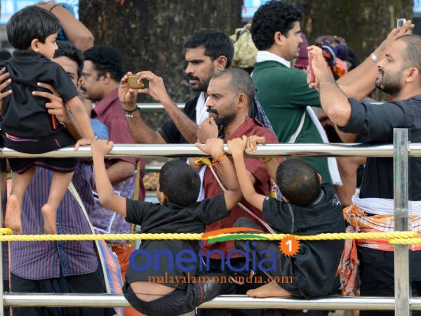 സെല്‍ഫി തിരക്ക്