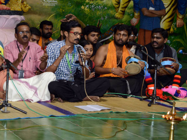 ഗായകര്‍