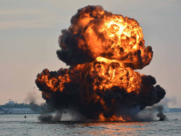 എണ്ണക്കിണര്‍ തകര്‍ത്തപ്പോള്‍