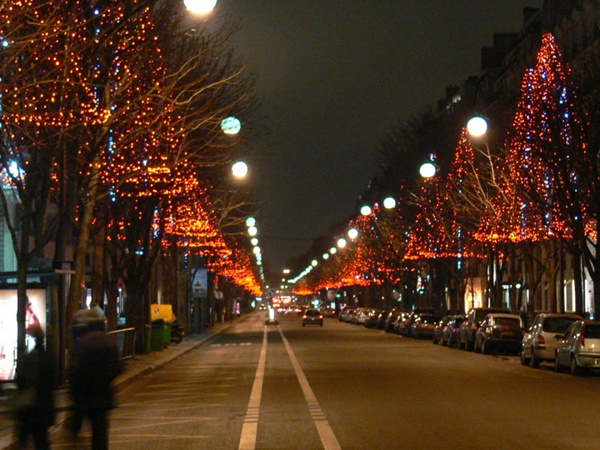 നഗരങ്ങള്‍ ഒരുങ്ങി നിന്നു