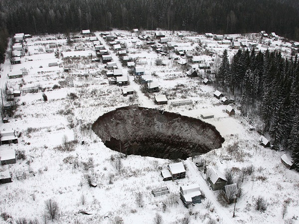 സൈബീരിയന്‍ സിങ്ക്ഹോള്‍സ്