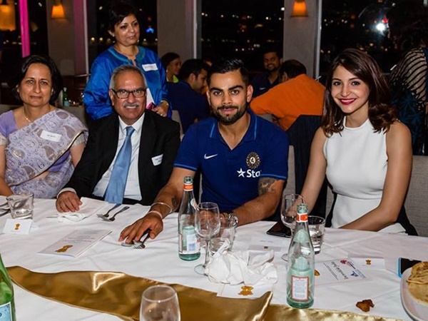 ഞങ്ങള് സന്തുഷ്ടരാണ് ഞങ്ങള് സന്തുഷ്ടരാണ്