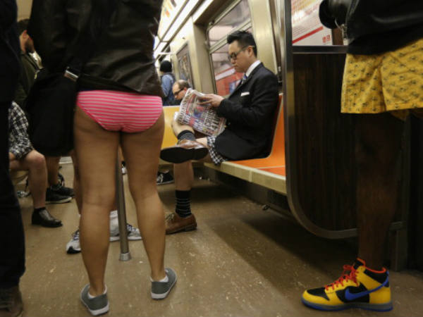 അടിവസ്ത്രത്തില്‍ യാത്ര