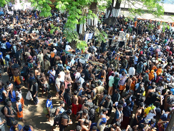 ഭക്തജനത്തിരക്ക്