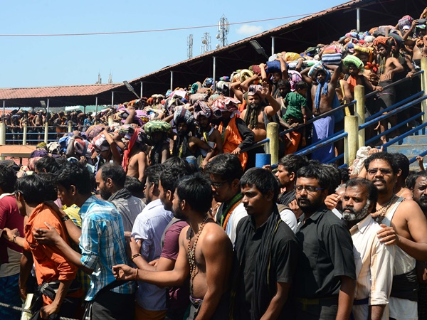 ശരണമന്ത്രങ്ങളാല്‍ മുഖരിതം