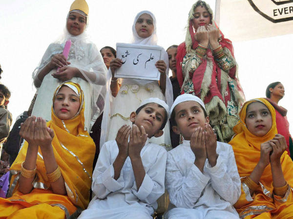 മുസ്ലീങ്ങളോടുള്ള സമീപനം