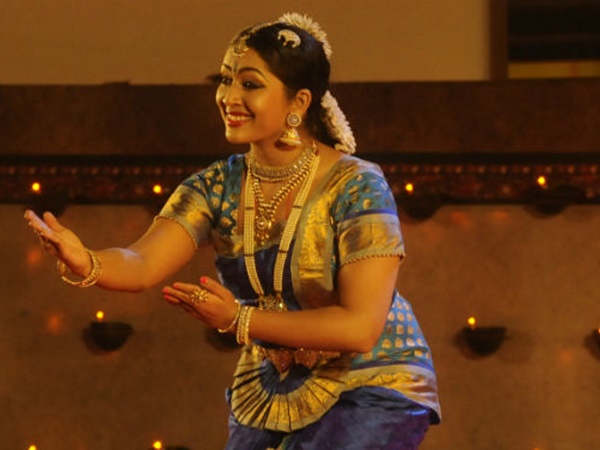 നവ്യാ നായര്‍