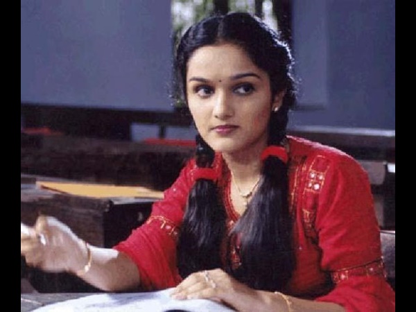 ജോമോള്‍