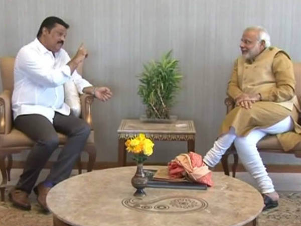 ആരാണ് മോദി