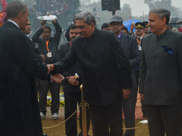 ബറാക് ഒബാമയെ സ്വീകരിച്ചു