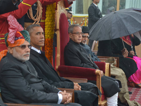 പരേഡില്‍ കണ്ണുംനട്ട് ഒബാമയും മോദിയും 