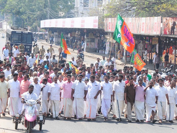 ഹര്‍ത്താല്‍ പൂര്‍ണം