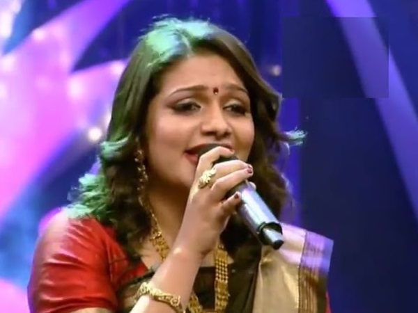 അന്ധയായ ഗായികയെ അപമാനിച്ചു?