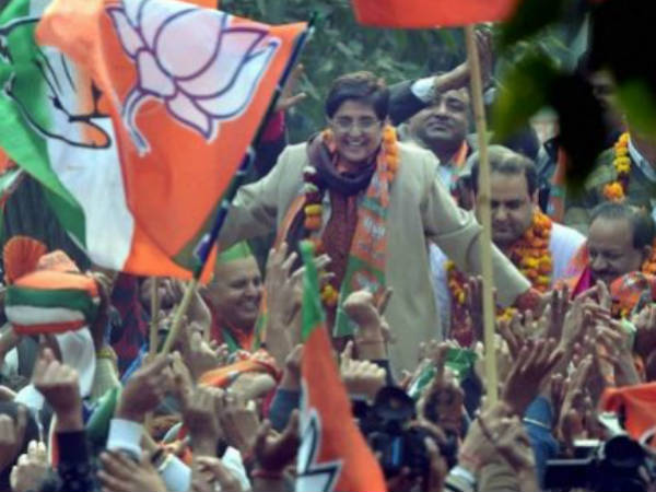 കിരണ്‍ ബേദി തിരിച്ചടിച്ചു