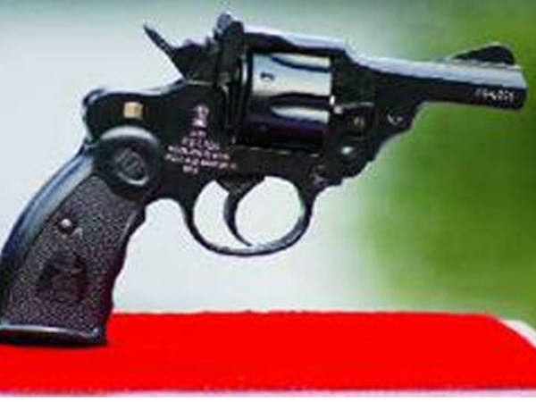 ടാസര് ഗണ് ടാസര് ഗണ്