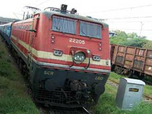 രാത്രികാല ട്രെയിന്‍