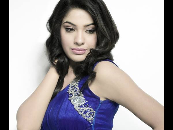 അര്‍ച്ചന കവി