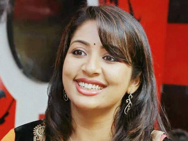 പാവമാണ് അങ്കിള്‍