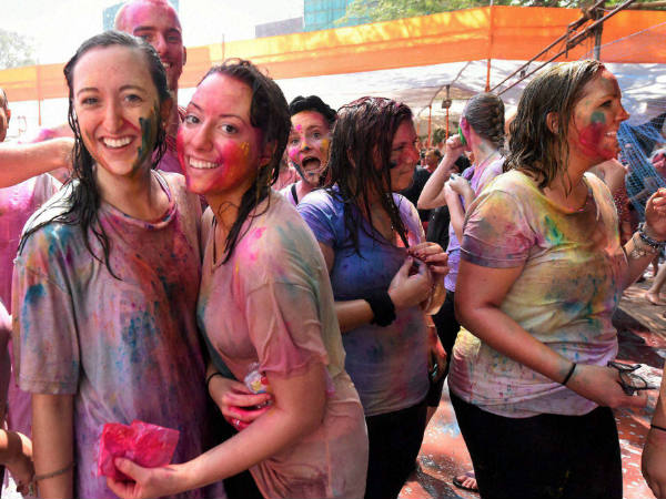  ഹോളി ഹമാരാ ദേശീയ ത്യോഹാര്‍?