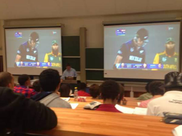 ക്ലാസ് പിന്നെ മതി സാറേ