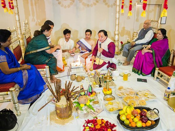 വീട്ടുകാര്‍ കൂടെയുണ്ട്