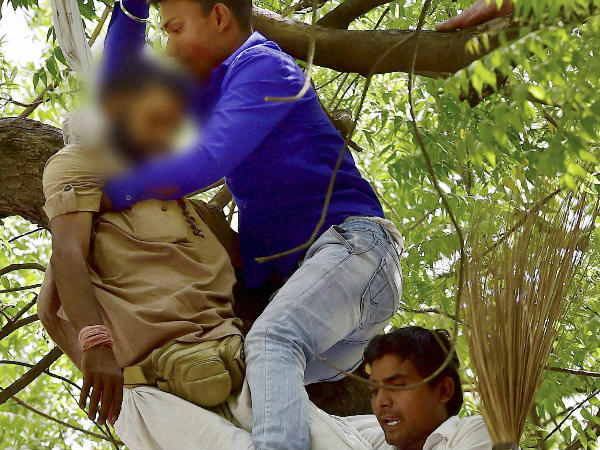 ആരുടെ കയ്യക്ഷരമാണ്