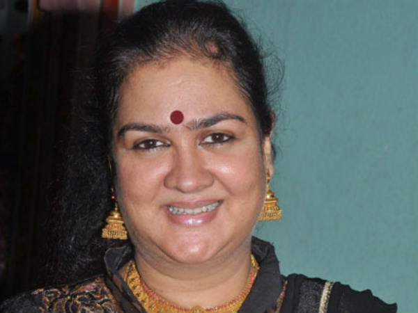 മൈക്കിന് മുന്നില്‍