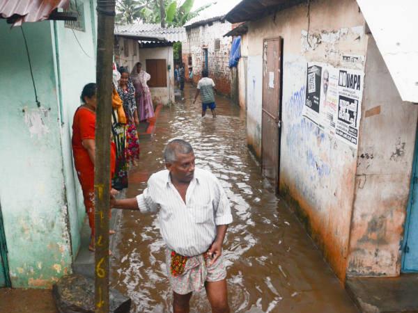 തുഴഞ്ഞ് പോകാം
